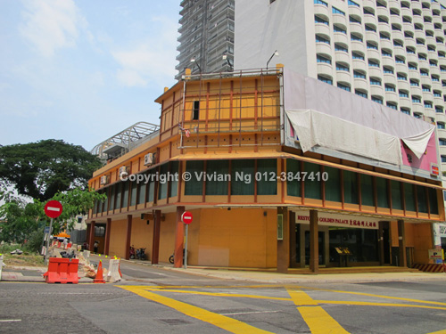 2 and half storey, 3 adjoining shop