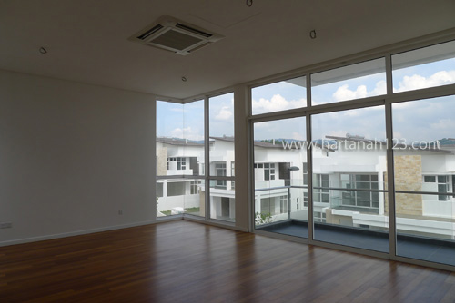 master bedroom on 2nd floor