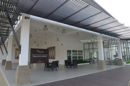 club house waiting area